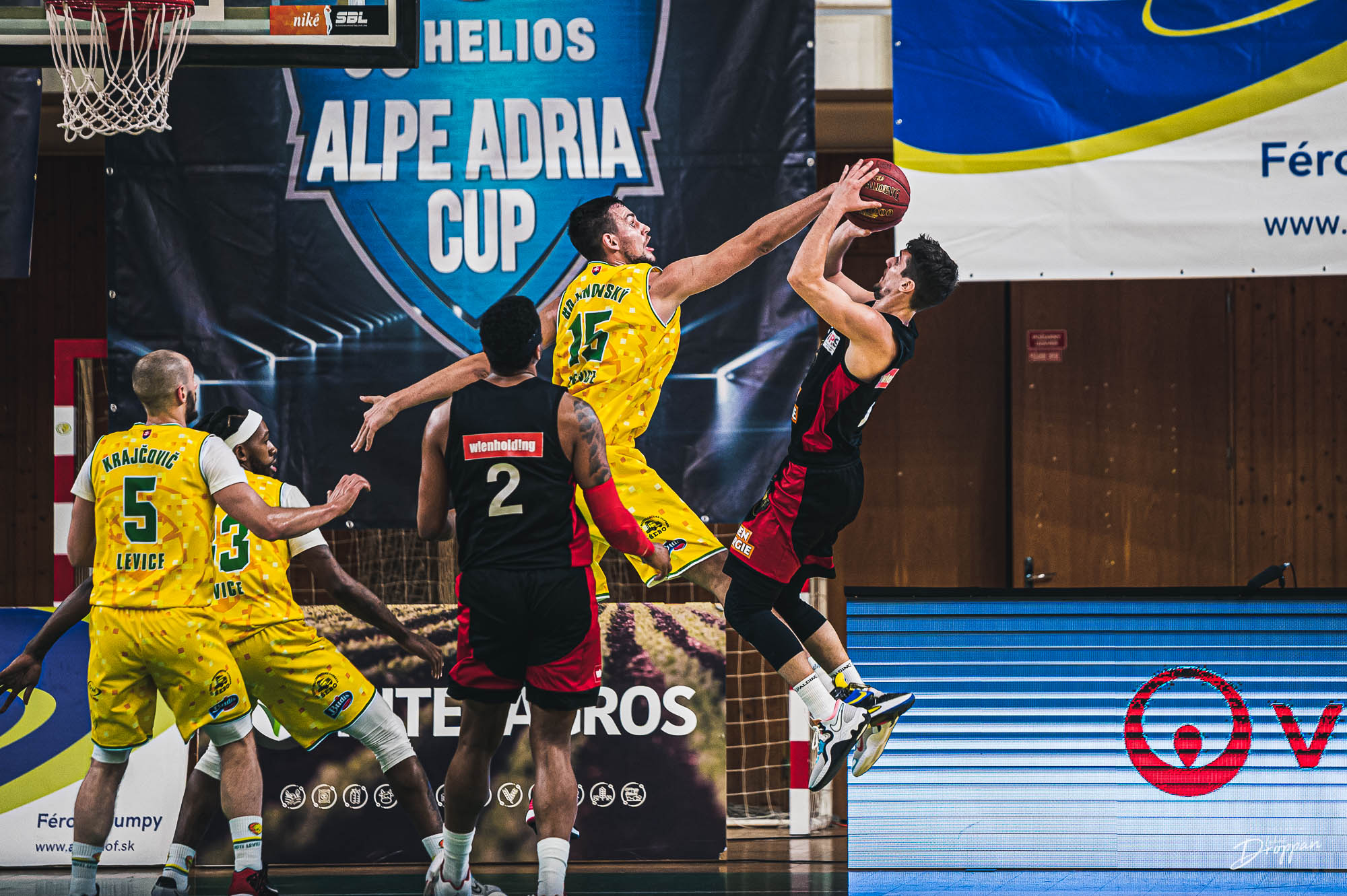 Levice handle Vienna for the finals ticket
